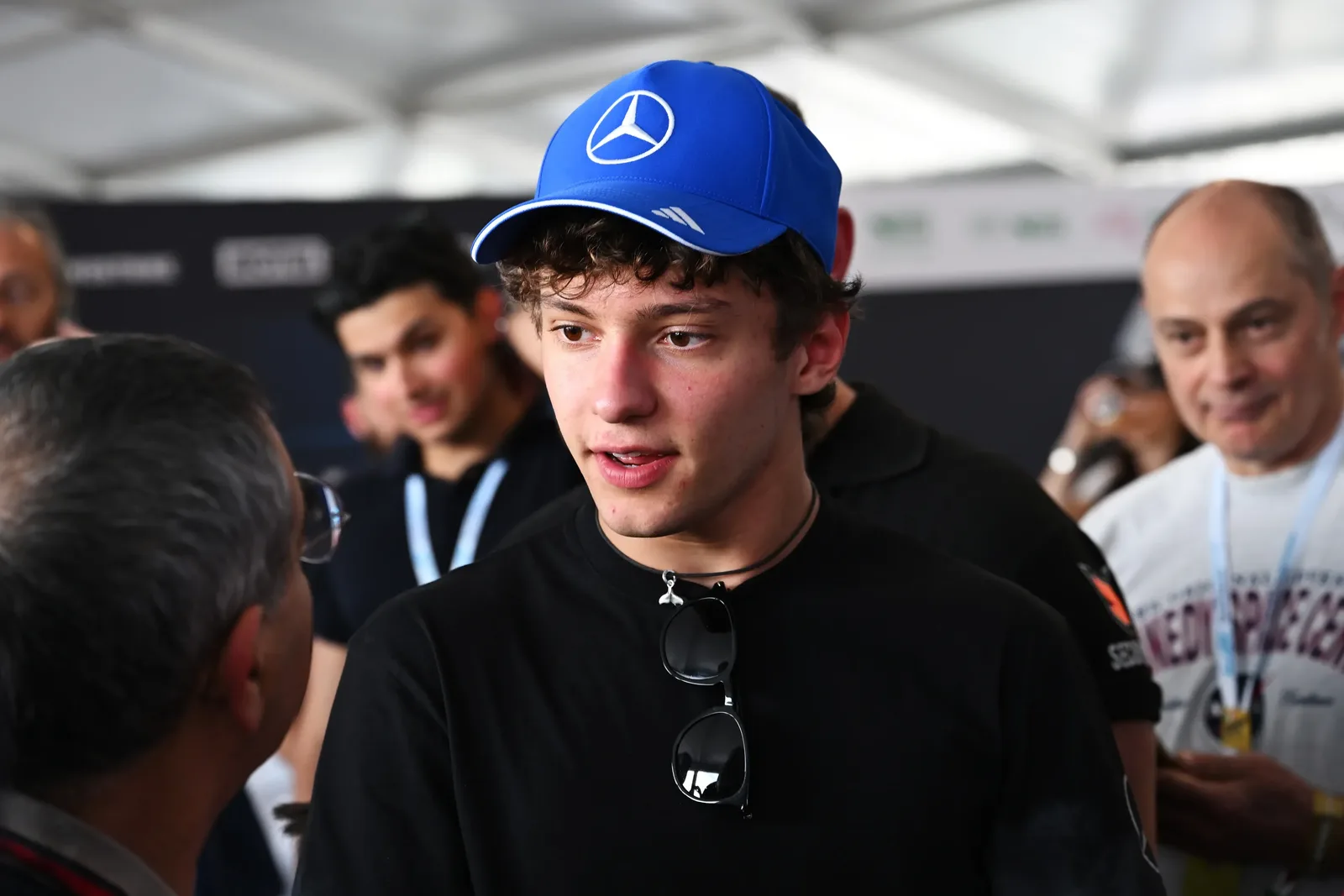 Antonelli vence em Monza após largar em 19º e amplia liderança na Fórmula 1