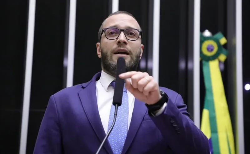 Filipe Barros disputa vaga no Senado pelo Paraná em 2026