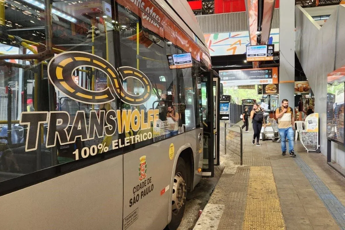 Polícia lista 12 empresas de ônibus sob suspeita de ligação com o PCC