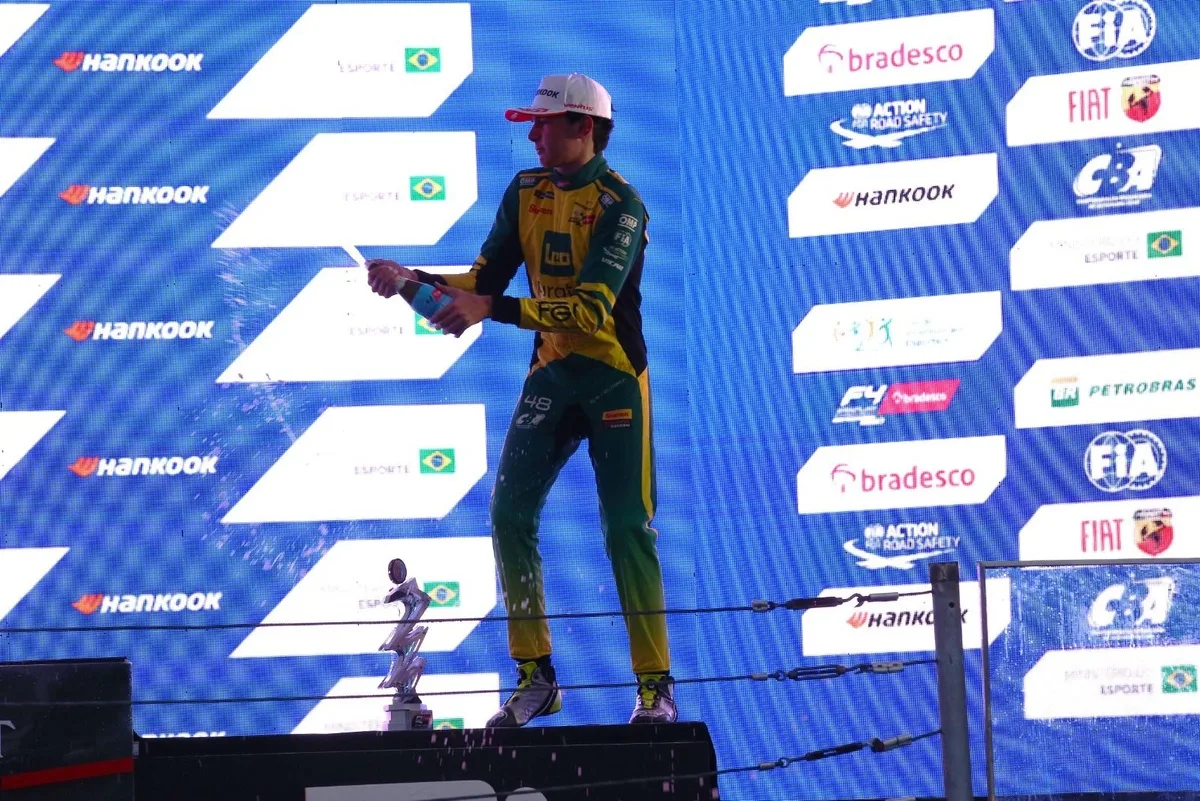 Willemann termina corrida da F4 Brasil em terceiro em Interlagos