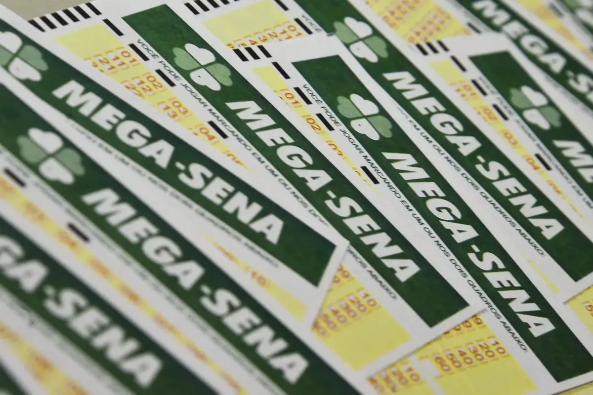 Mega-Sena acumula, e prêmio estimado para terça-feira é de R$ 95 milhões
