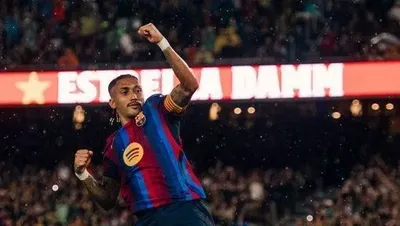 Barcelona vence Racing por 7 a 2 com três gols de Raphinha