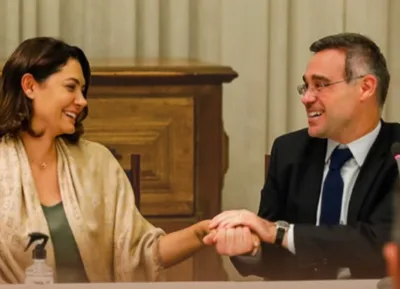 Michelle Bolsonaro declara apoio a André Mendonça em meio a crise no STF