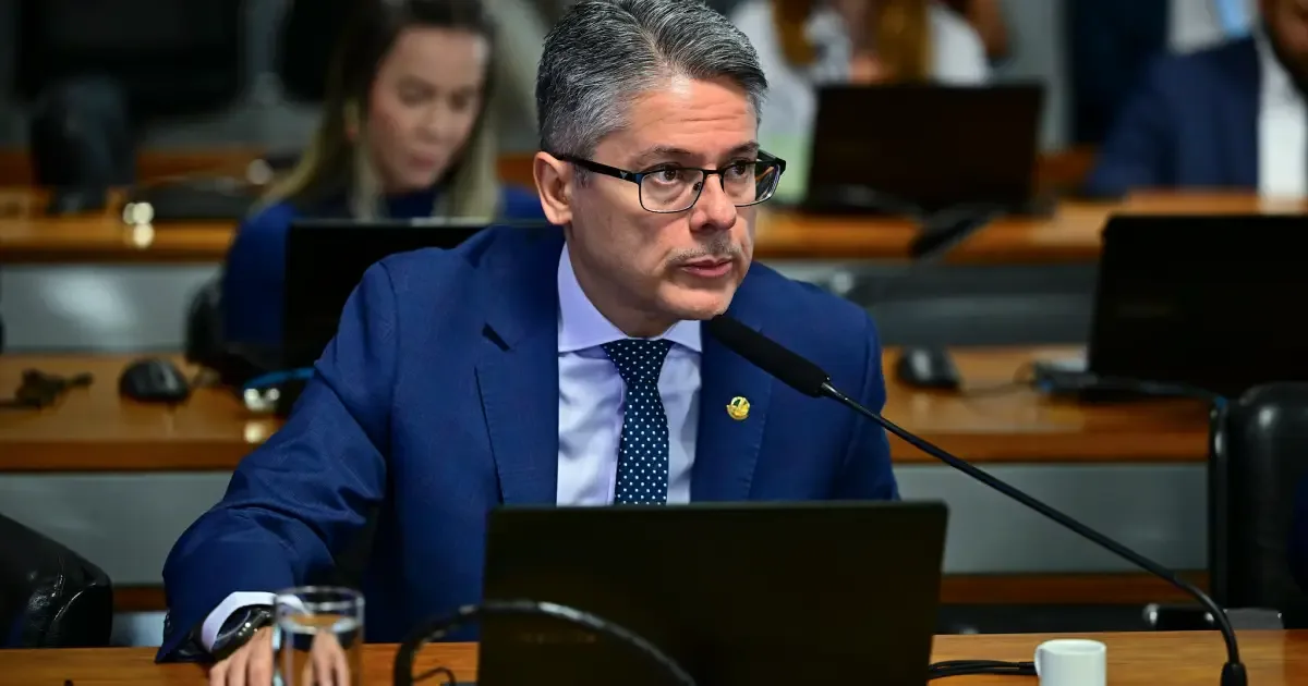 Senadores retomam reunião após decisão do STF sobre Moraes