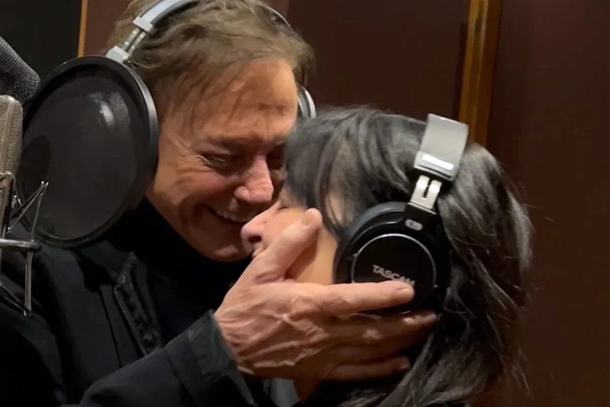 Cleo Pires completa 44 anos e canta “Pai” ao lado de Fábio Jr.